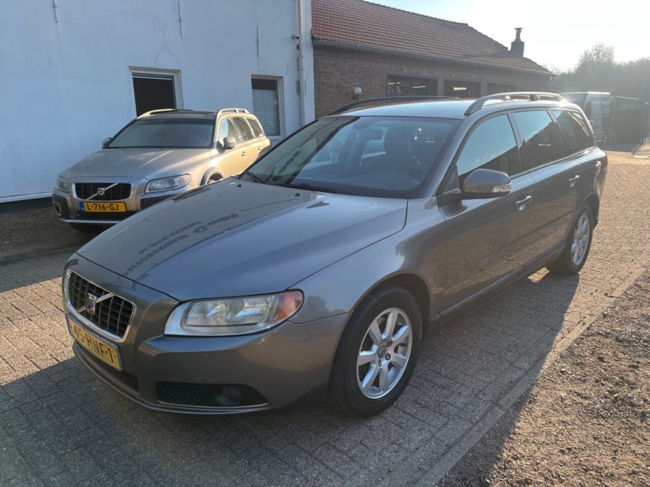 Volvo V70 - 2.5T Momentum 2.5T Momentum - AutoWereld.nl