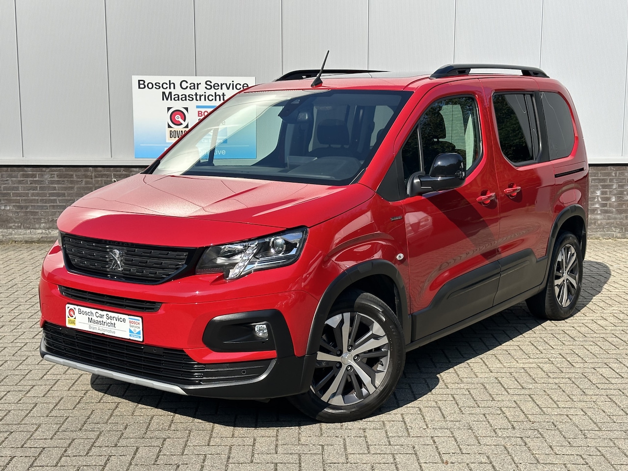 Peugeot Rifter - 1.2 Puretech GT-Line | Panorama | Key-less | PDC | Wireless charging | Carplay | Winter-pa - AutoWereld.nl