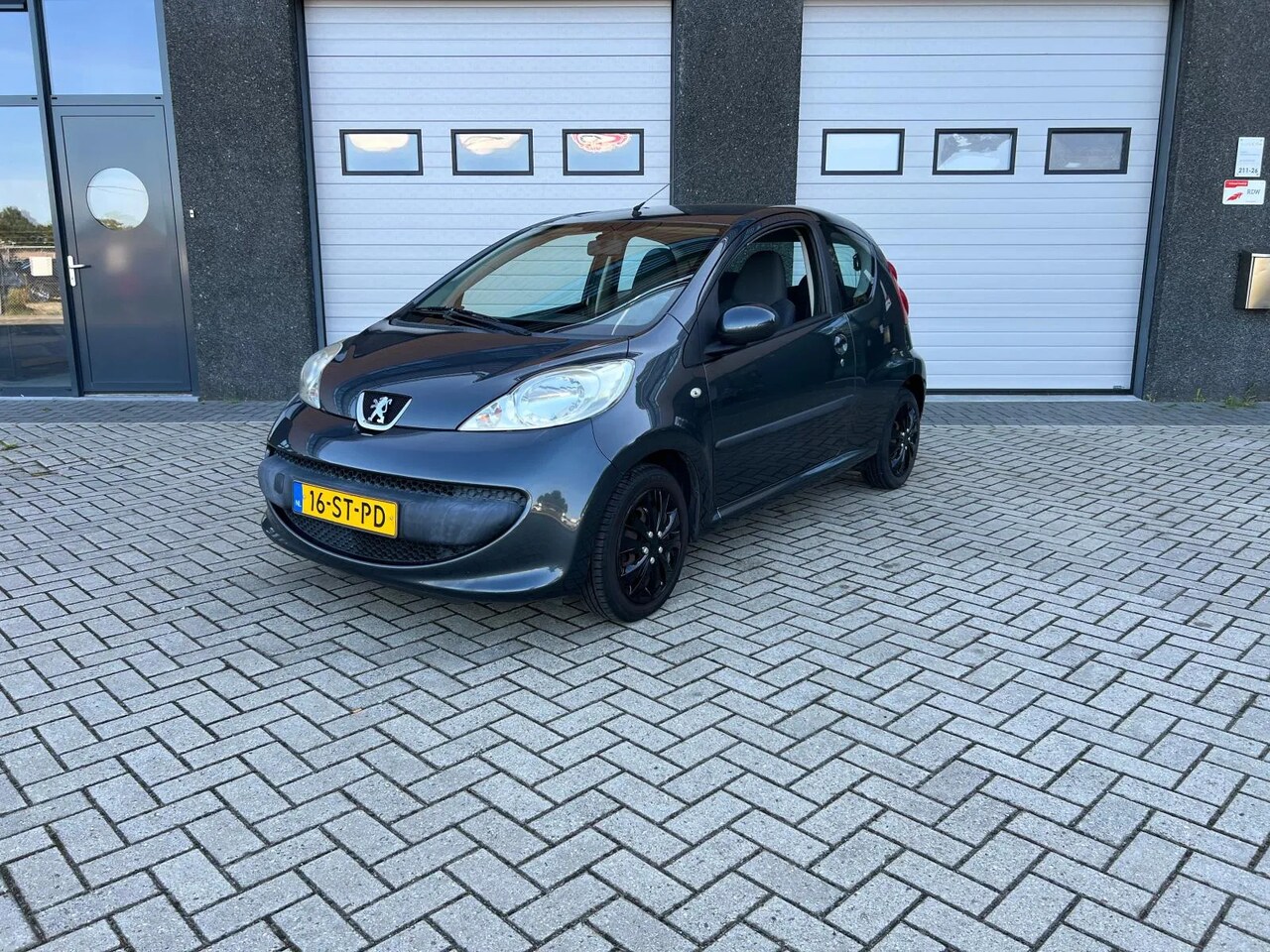 Peugeot 107 - 1.0-12V XS 1.0-12V XS - AutoWereld.nl