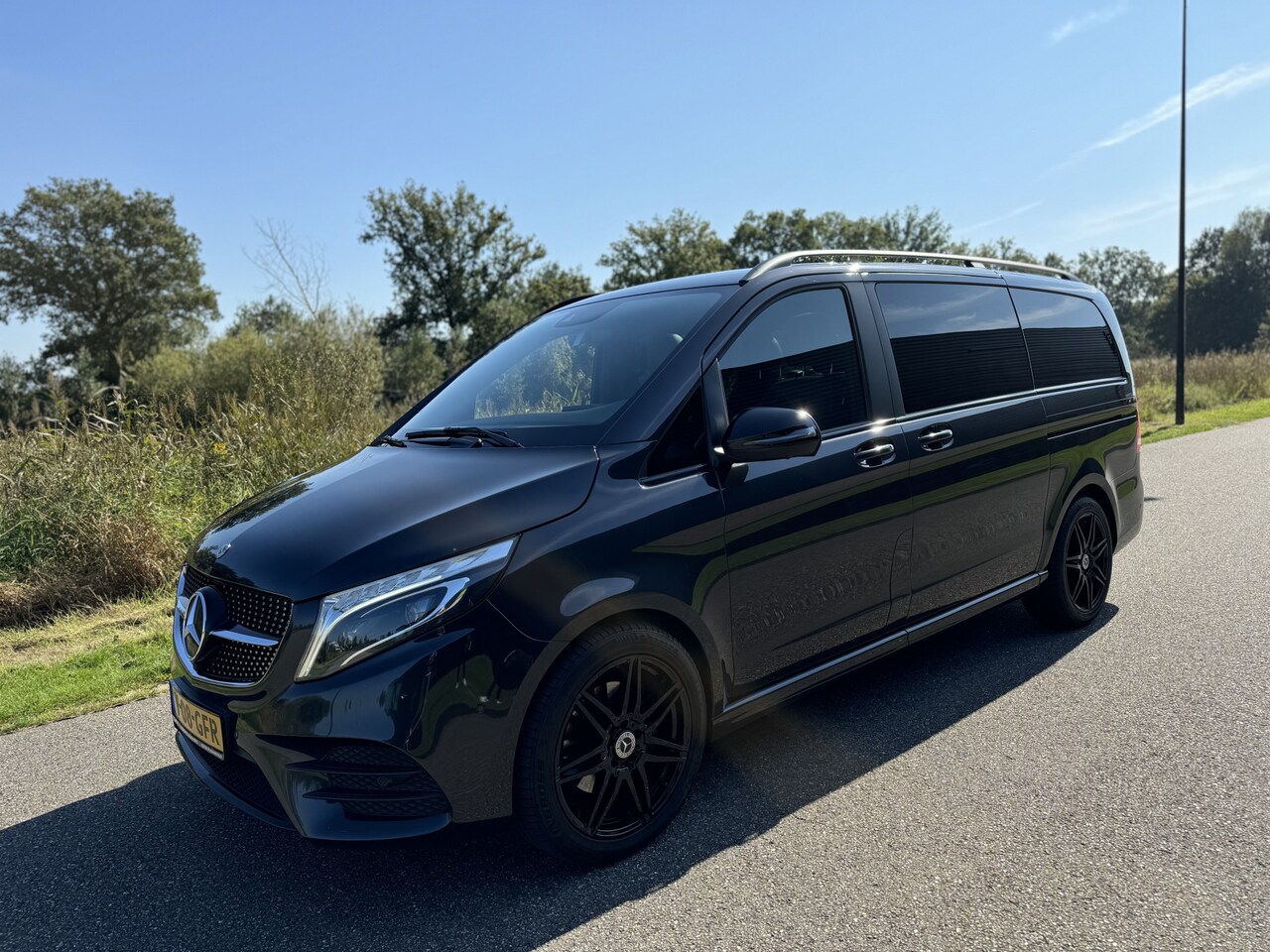 Mercedes-Benz V-klasse - 300d Lang DC AMG LOOKS! - AutoWereld.nl