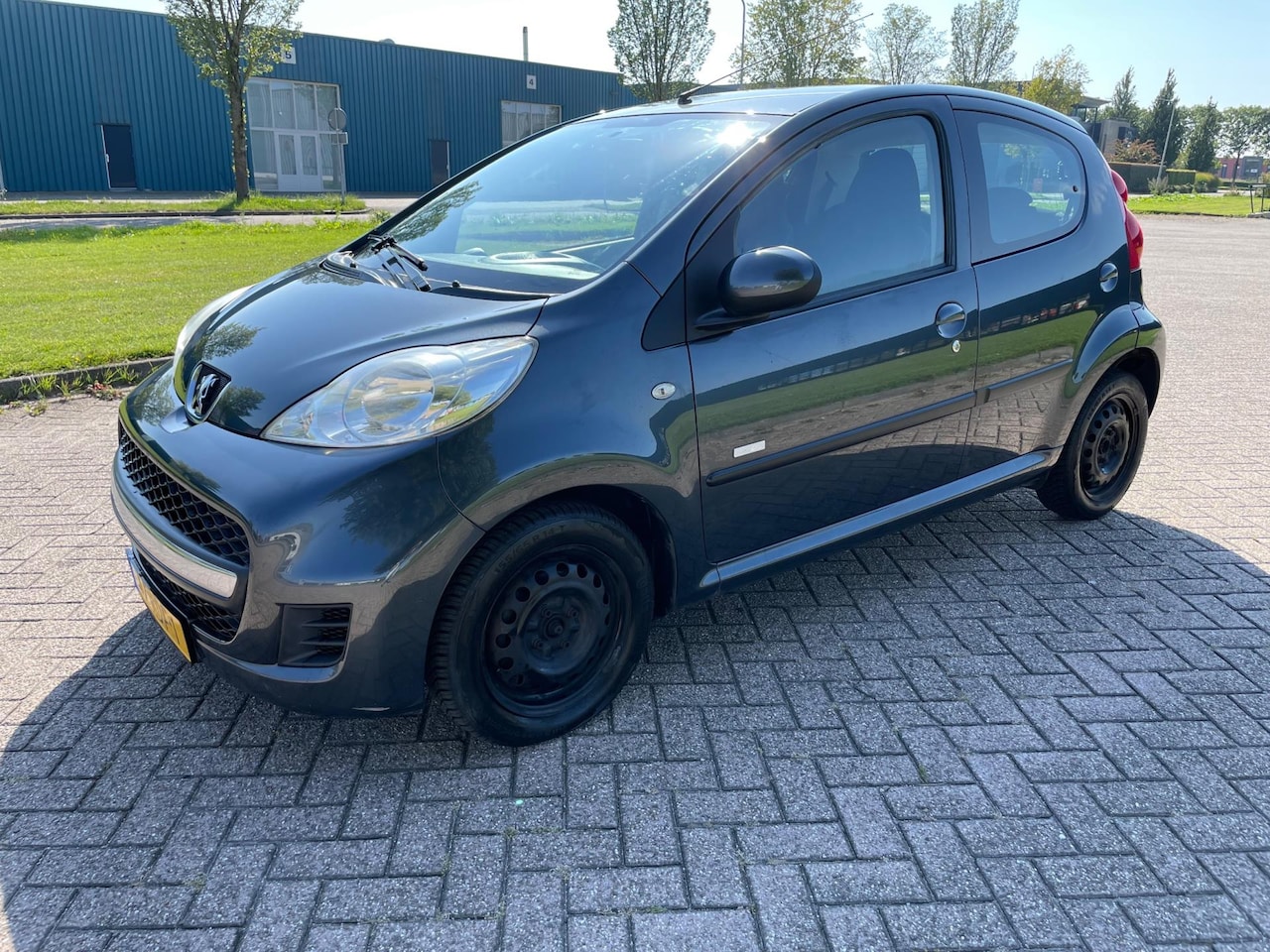 Peugeot 107 - 1.0-12V Millesim 200 Airco - AutoWereld.nl