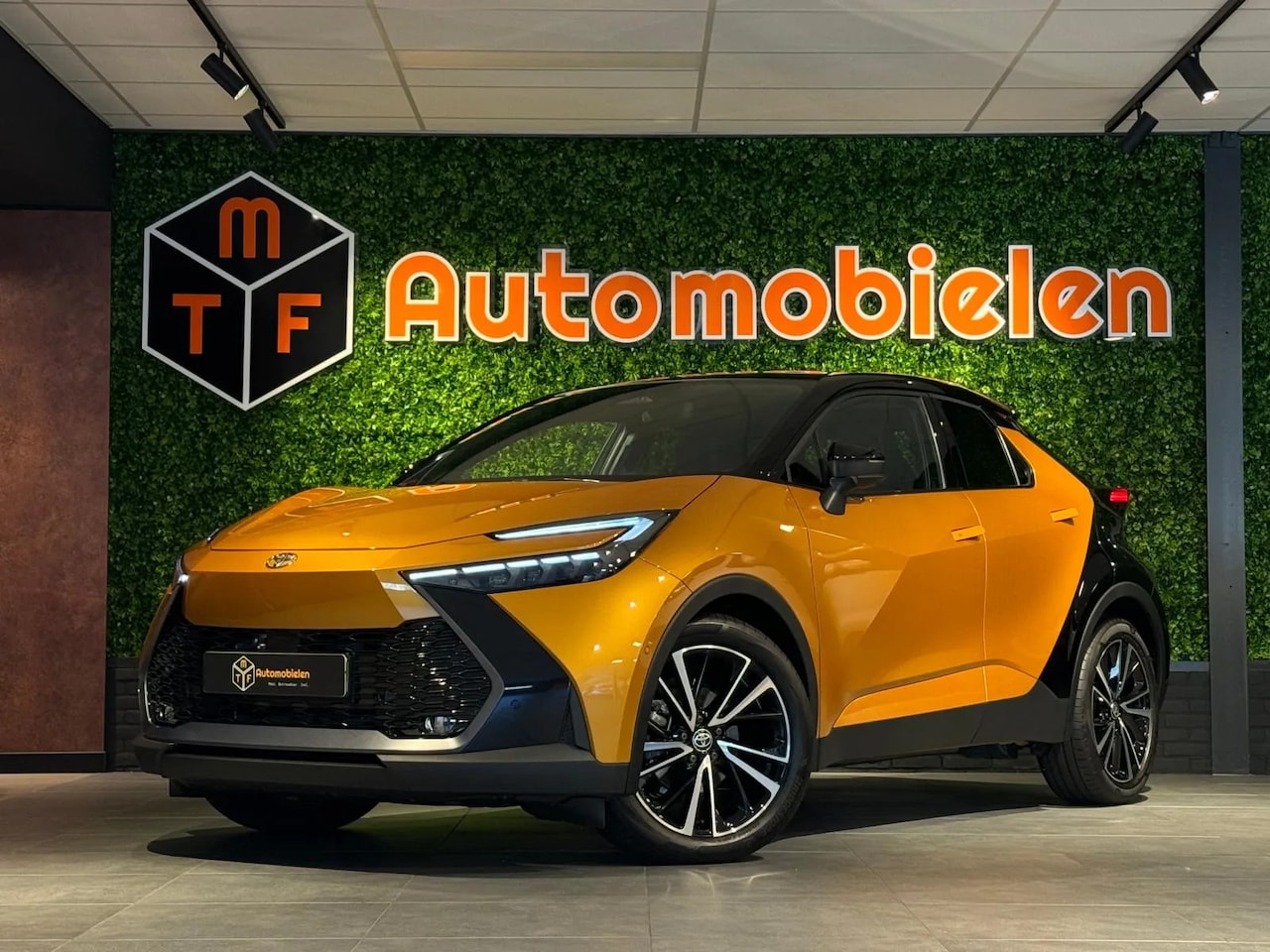 Toyota C-HR - 2.0 Hybrid 200 Business Plus - AutoWereld.nl