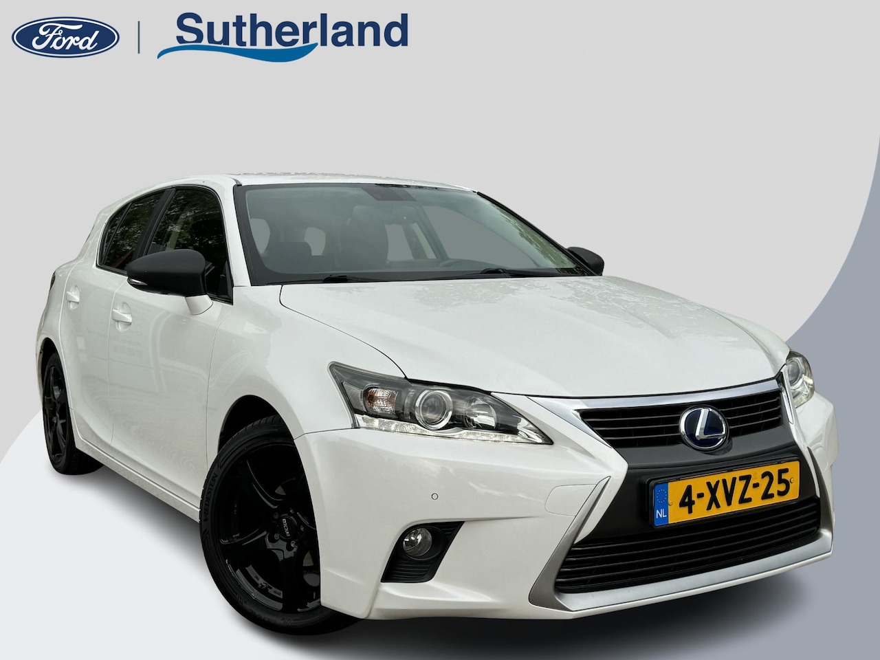 Lexus CT 200h - Business Line 136pk Automaat | Achteruitrijcamera | Alcantara | Climate control | Navigati - AutoWereld.nl