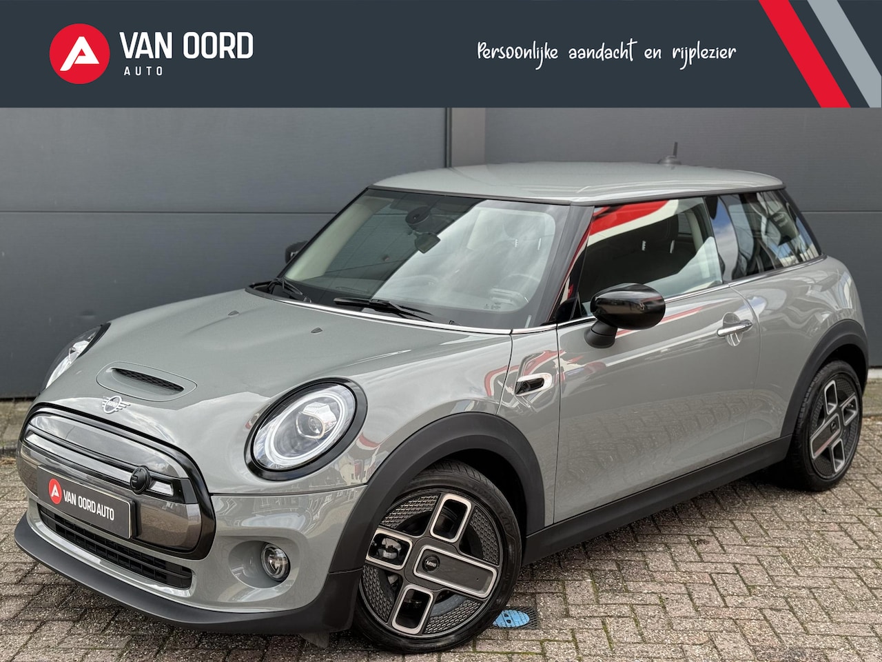 MINI Cooper S - Clima / Comfort Seats / NAV / Carplay - AutoWereld.nl