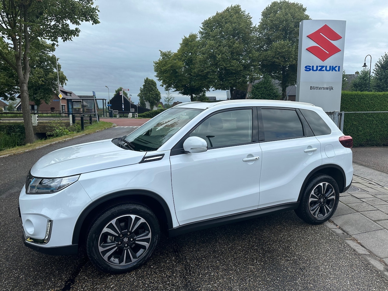 Suzuki Vitara - 1.4 Boosterjet Style Smart Hybrid // 1500 kilo trekgewicht // Nieuwstaat // Snel te rijden - AutoWereld.nl