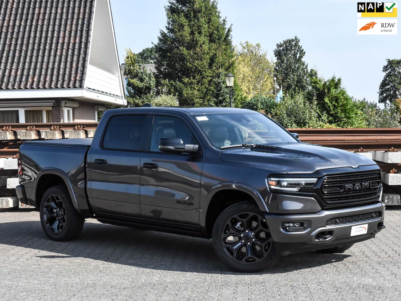 Dodge Ram 1500 - 5.7 V8 4x4 Crew Cab Limited / V8 Mild-Hybrid / head-up display / 360 graden camera / adapt - AutoWereld.nl