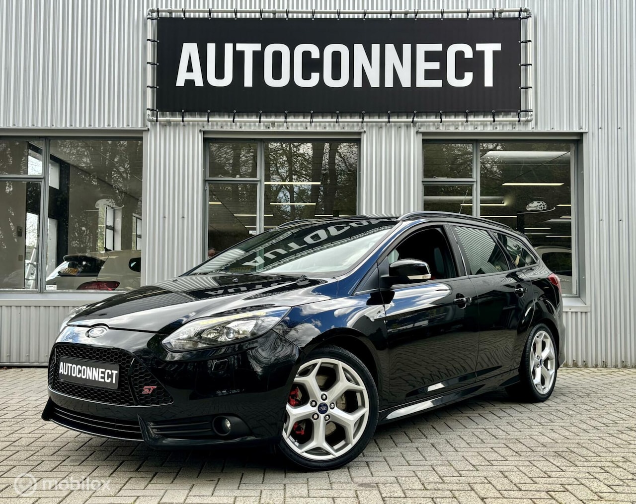 Ford Focus Wagon - 2.0 EcoBoost ST-2 NAVI, CAMERA, HALF/LEDER - AutoWereld.nl