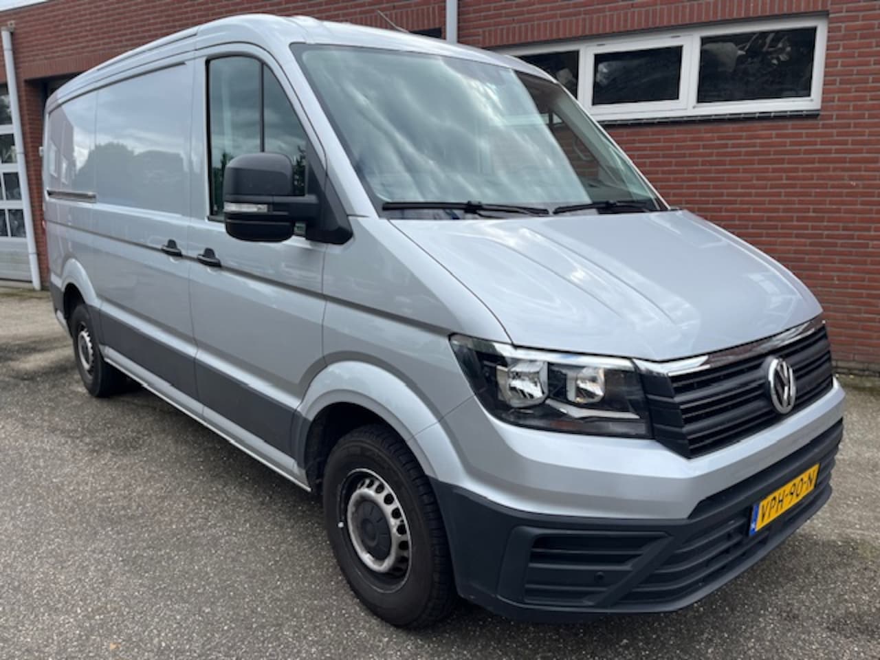 Volkswagen Crafter - 35 2.0 TDI 140pk L3H2 App-Connect - AutoWereld.nl