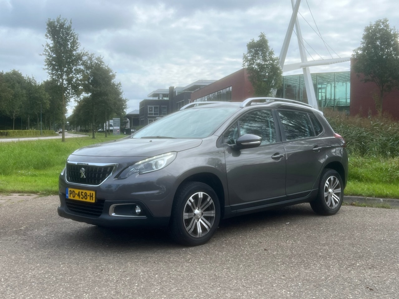 Peugeot 2008 - 1.2 PureTech, Panorama, Airco, Navigatie, Trekhaak, ORG NL - AutoWereld.nl