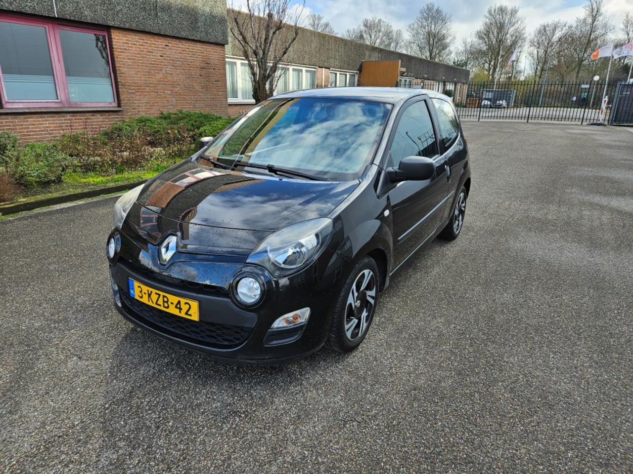 Renault Twingo - 1.2 16V Parisienne Airco Boekjes Nap - AutoWereld.nl