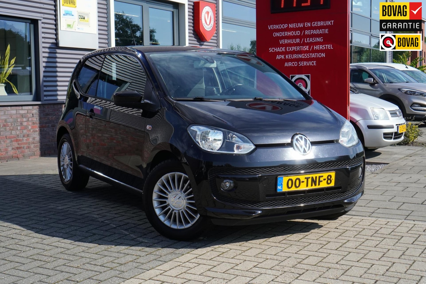 Volkswagen Up! - 1.0 high up! / Navi / Airco / Elek. ramen - AutoWereld.nl