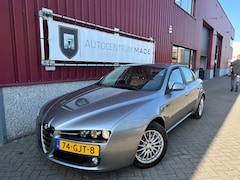 Alfa Romeo 159 - 1.8 mpi Distinctive // Clima // Navi // Cruise control // Leder // PDC // Trekhaak