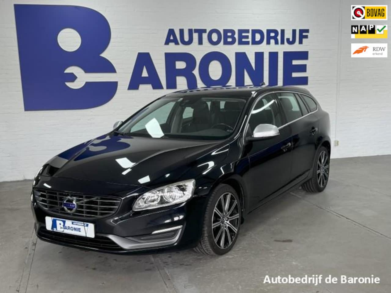 Volvo V60 - 2.0 T6 Momentum 2.0 T6 Momentum - AutoWereld.nl