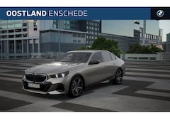 BMW 5-serie - 530e M Sport Automaat / Adaptieve LED / M Sportonderstel / Parking Assistant / Harman-Kard