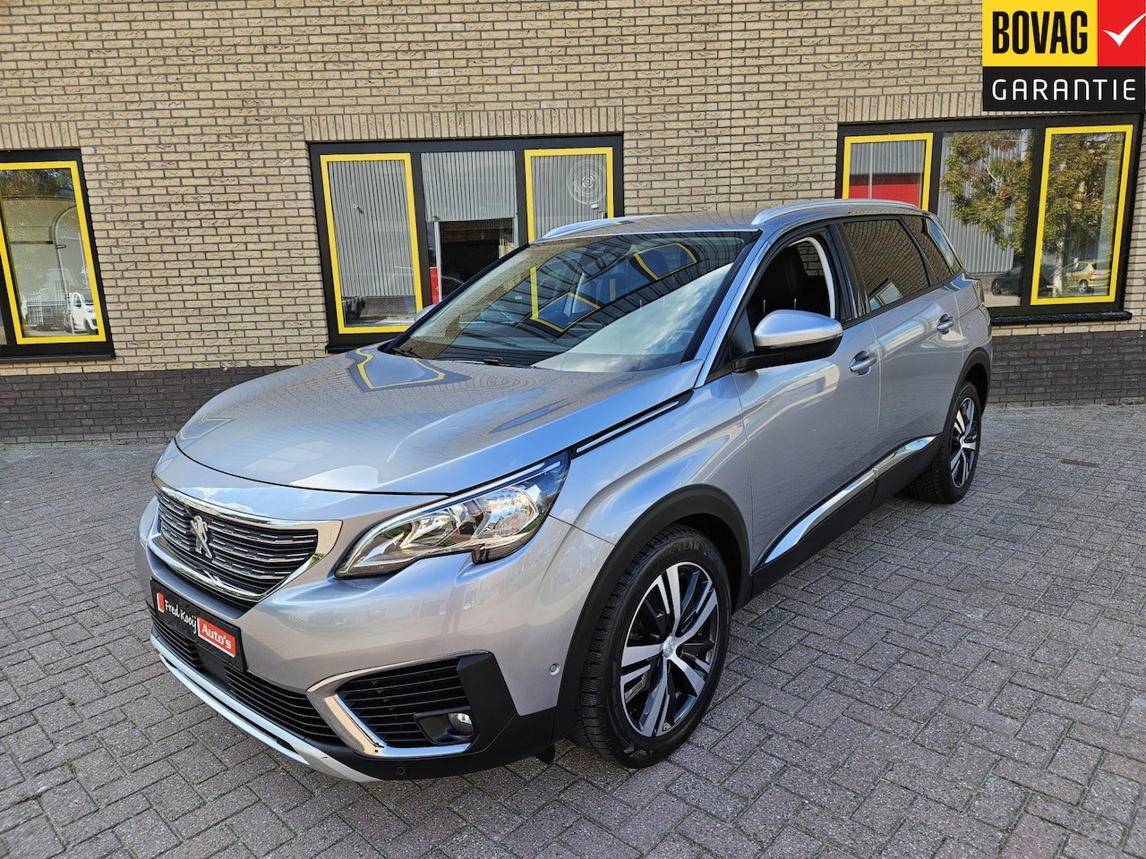 Peugeot 5008 - 1.2 PureTech 96 kw Alure 5persoons leer - AutoWereld.nl