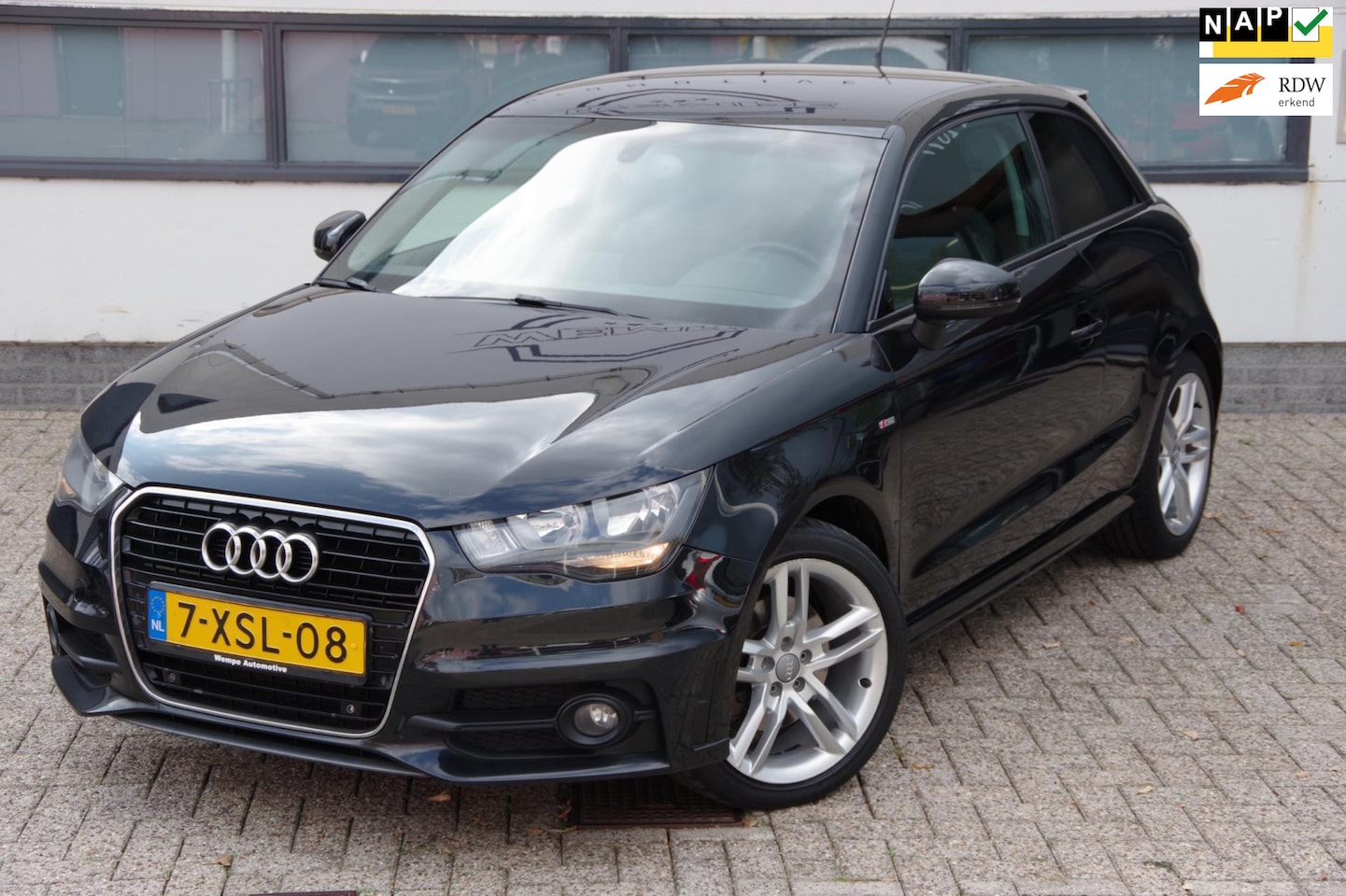 Audi A1 - 1.4 TFSI Ambition S-Line/ NAVI/CRUISE/KEYLESS - AutoWereld.nl