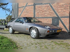 Porsche 928 - S