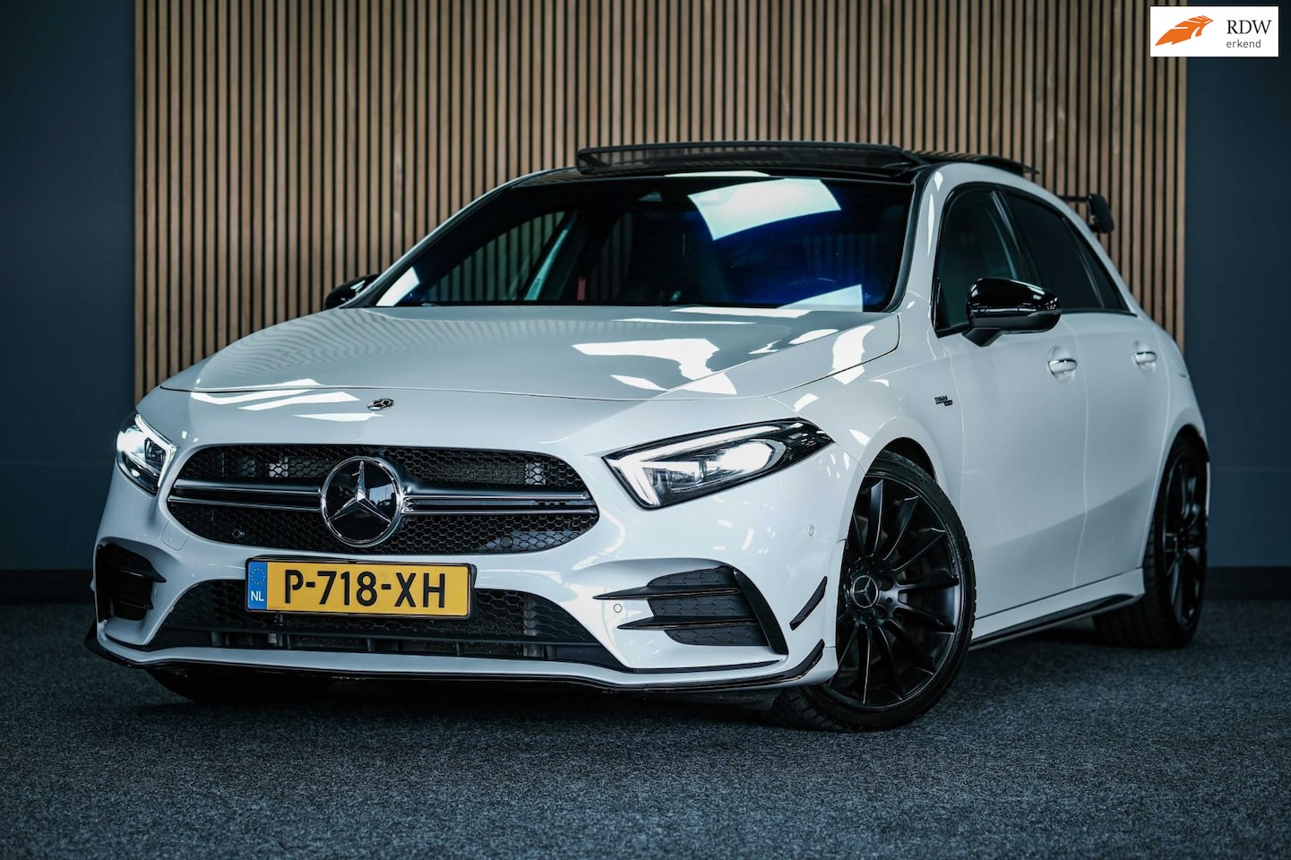 Mercedes-Benz A-klasse - AMG 35 4MATIC Edition 1 | Milltek |Pano | Burmester - AutoWereld.nl