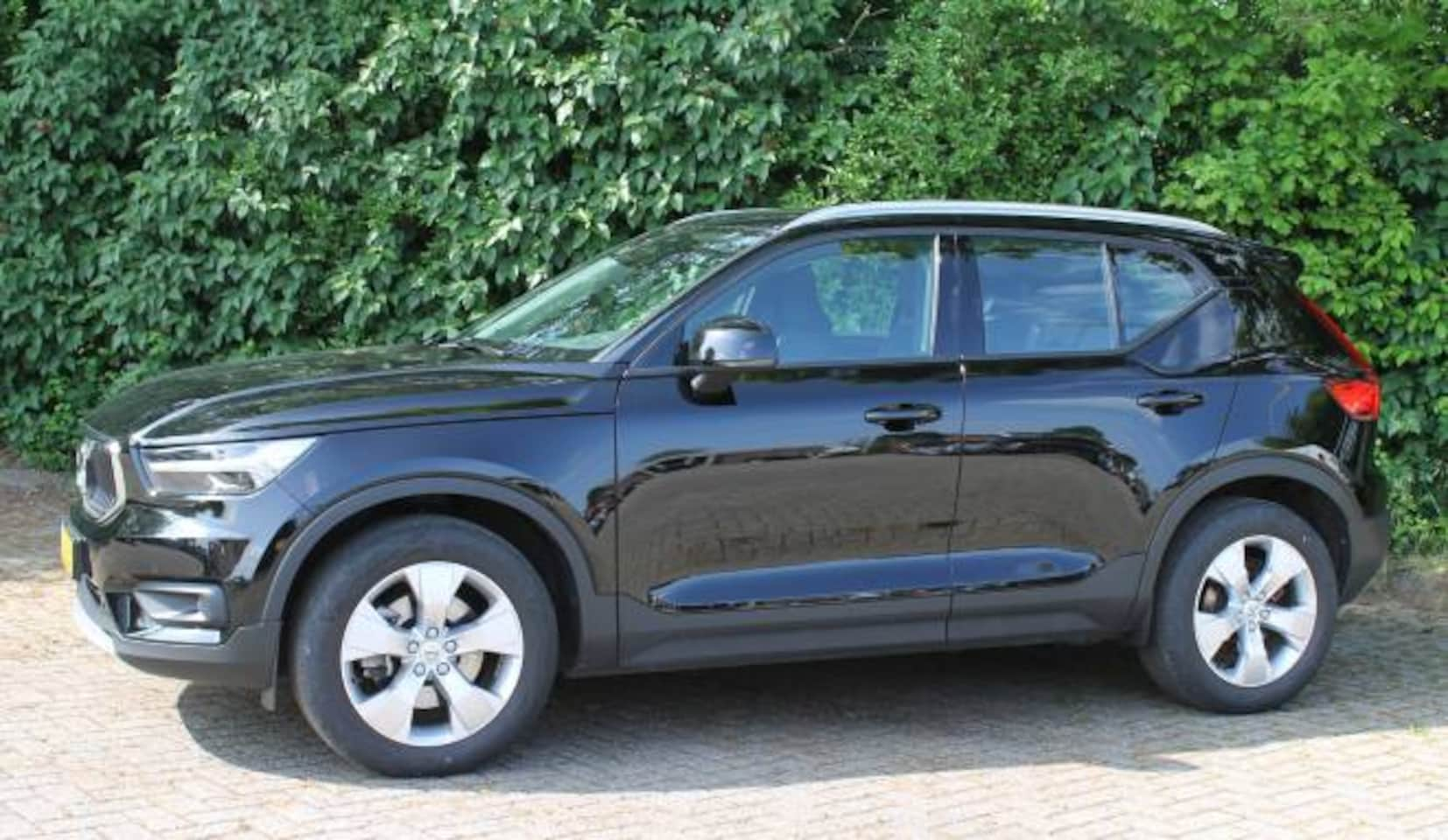 Volvo XC40 - B4 197pk Geartronic Mild Hybrid Momentum Pro