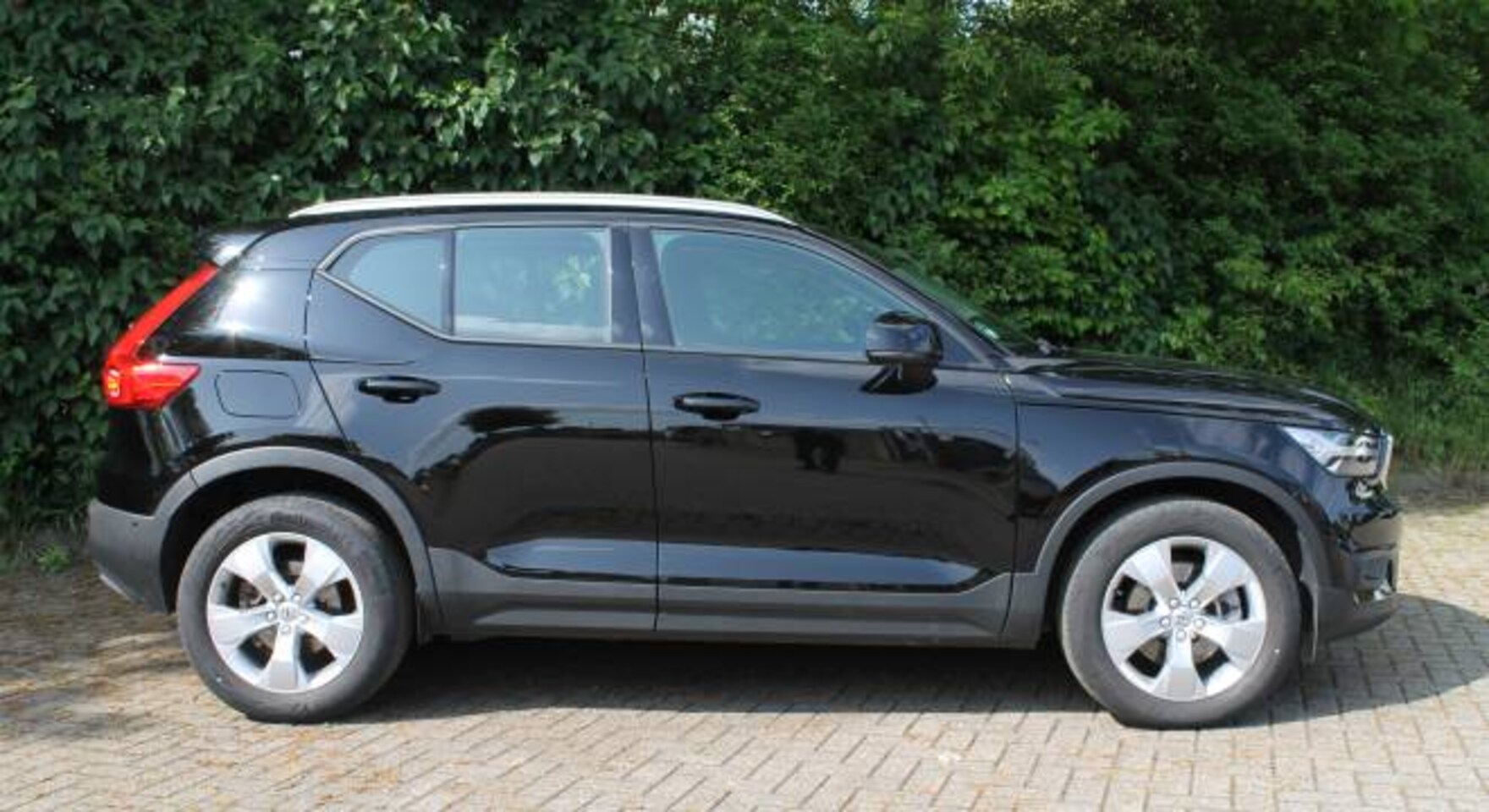 Volvo XC40 - B4 197pk Geartronic Mild Hybrid Momentum Pro