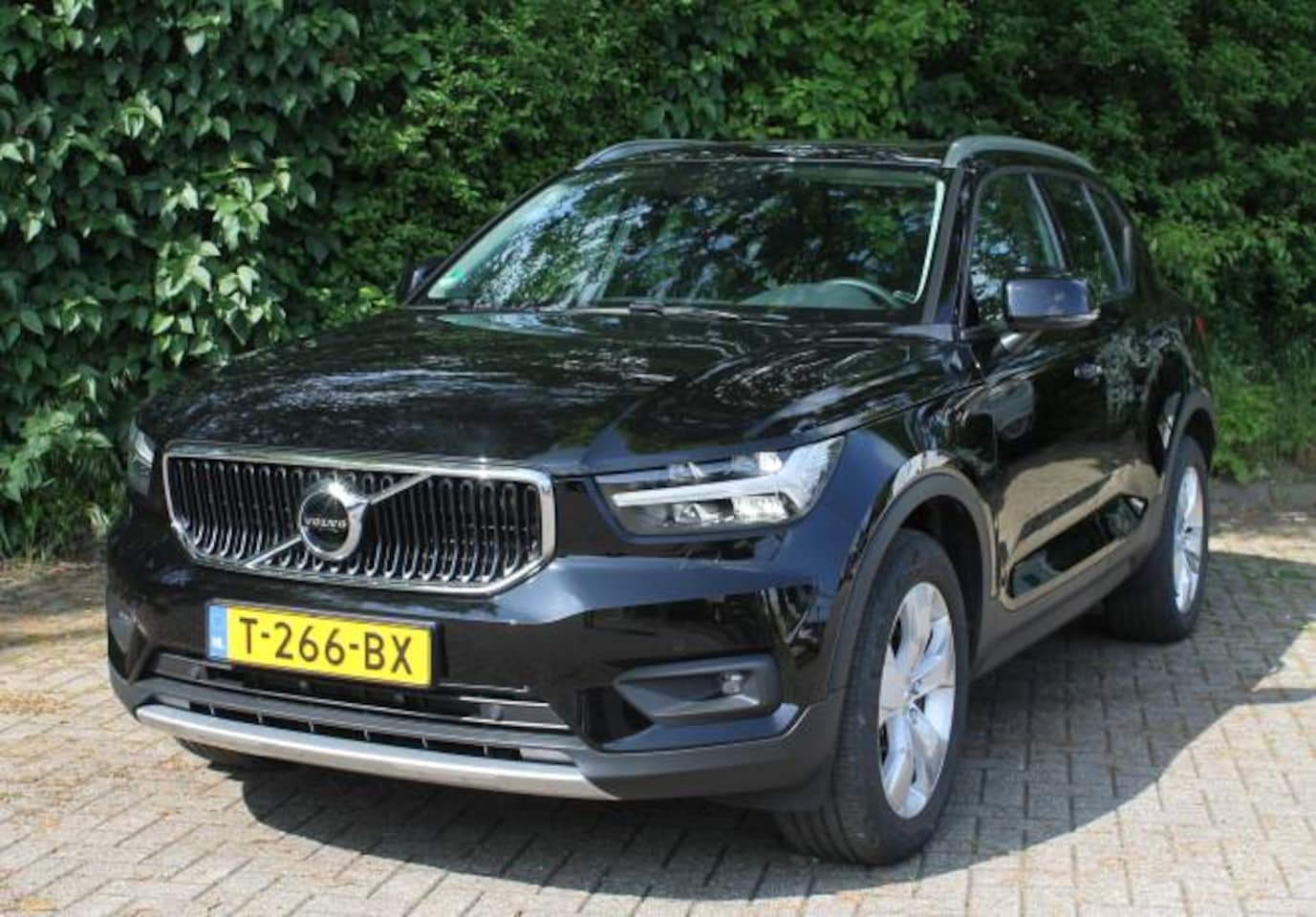 Volvo XC40 - B4 197pk Geartronic Mild Hybrid Momentum Pro