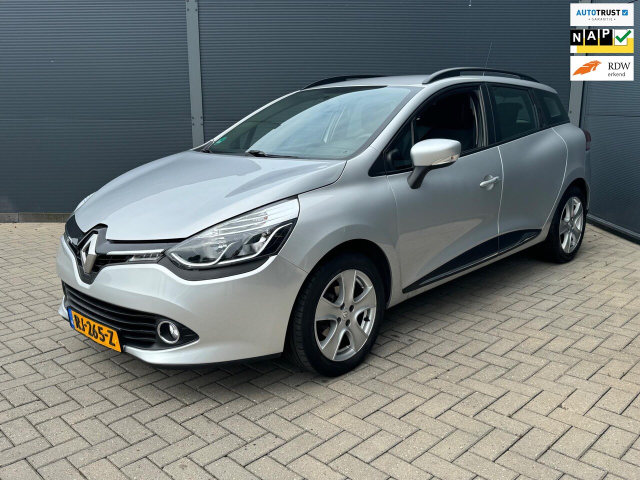 Renault Clio Estate - 1.2 Dynamique / Automaat / Navi / Led - AutoWereld.nl