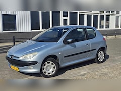 Peugeot 206 - 1.4-16V Gentry/Climate control/APK/Lage stand