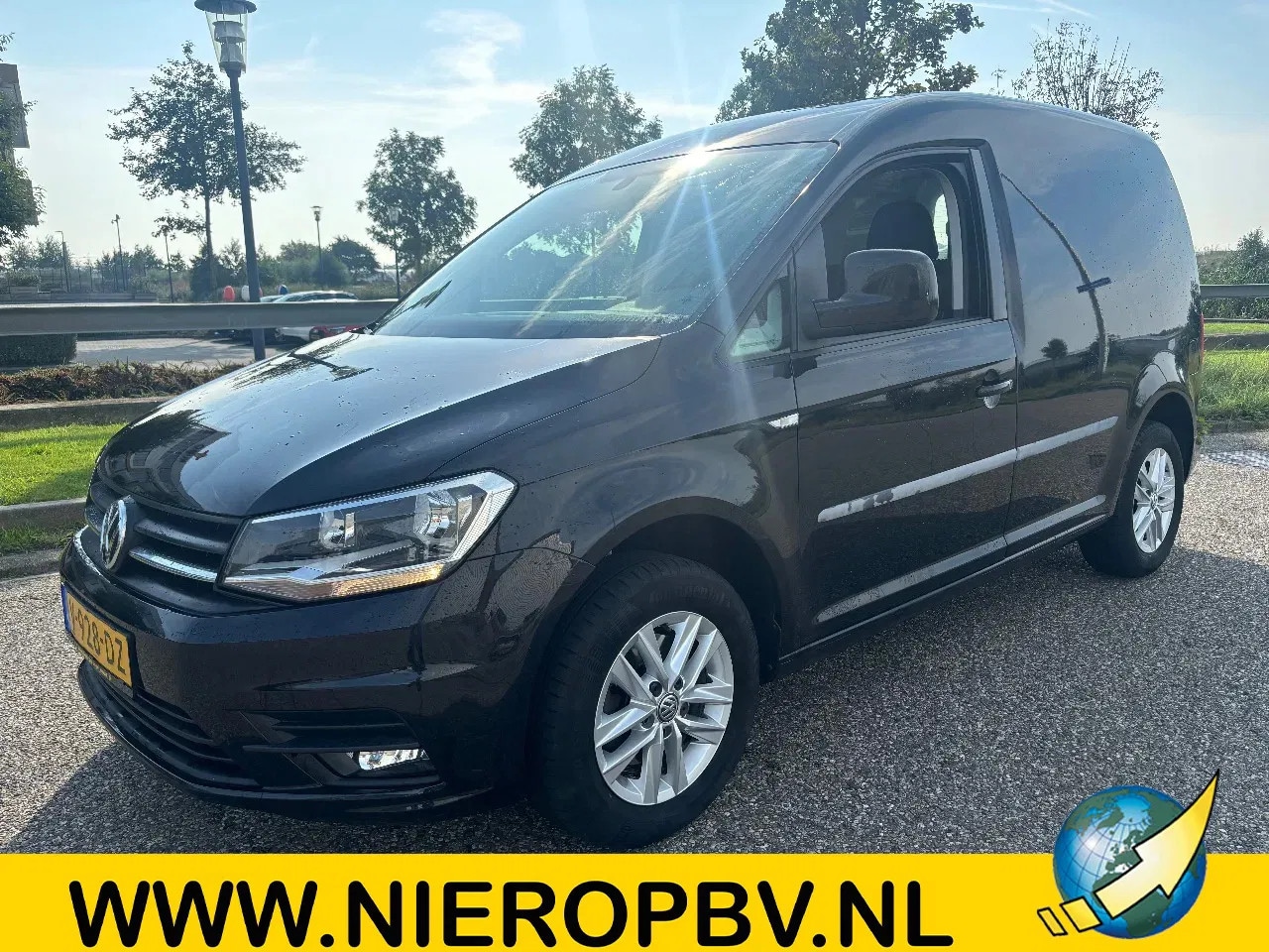 Volkswagen Caddy - 2.0TDI L1H1 Airco Navi Cruisecontrol Trekhaak EURO 6 - AutoWereld.nl