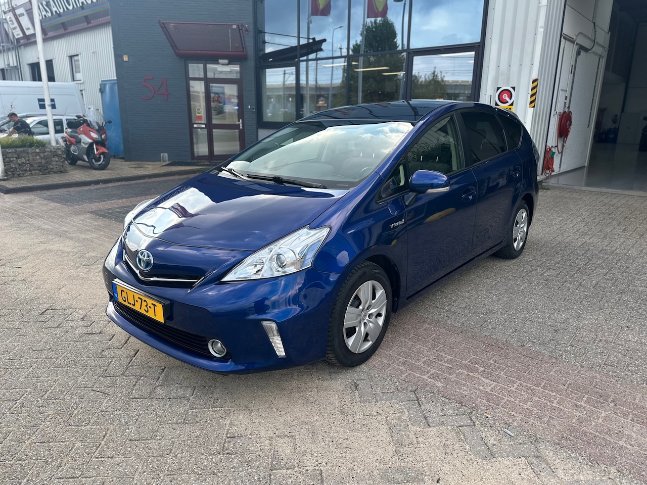 Toyota Prius Wagon - 1.8  Dynamic Business 1.8 Dynamic Business,PANO ,Keyles,Inruil mog. - AutoWereld.nl