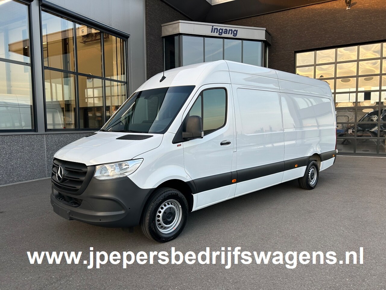 Mercedes-Benz Sprinter - 317 CDI L3 H2 MBUX / Camera / Parkeersensoren / Cruise control / Airco / 270 Graden achter - AutoWereld.nl