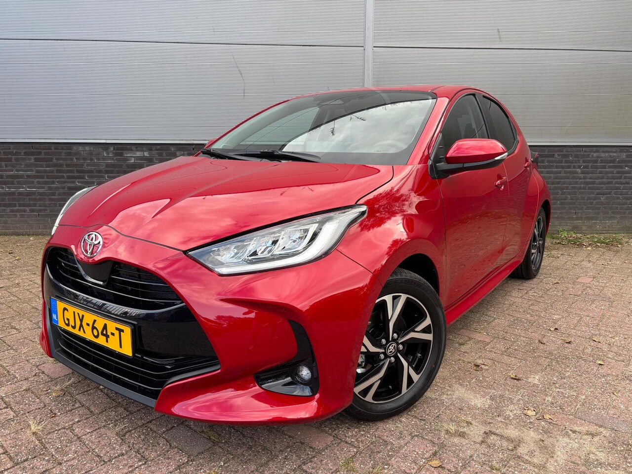 Toyota Yaris - 1.5 Hybrid 115 First Edition Limited Nieuw ! - AutoWereld.nl