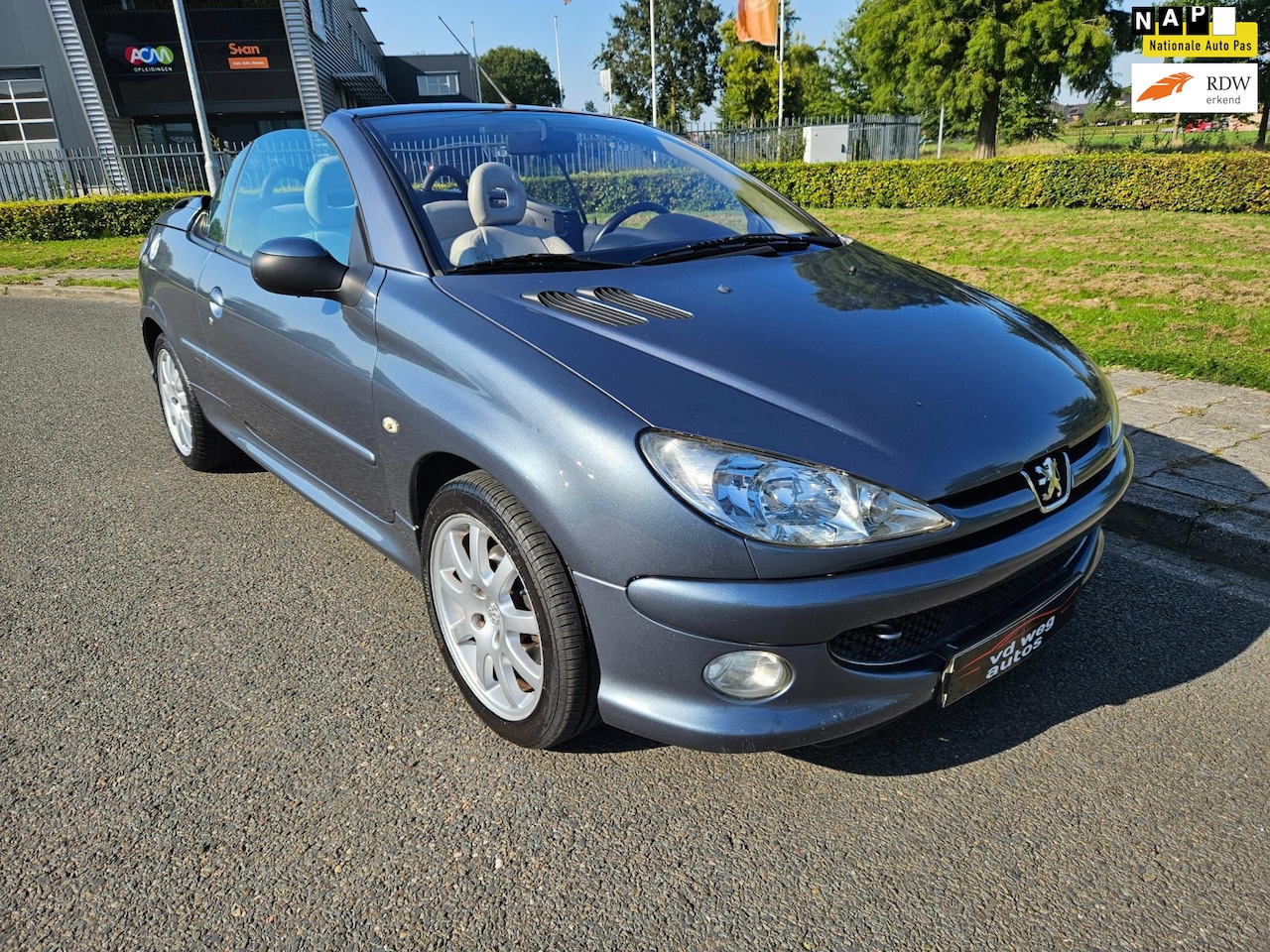 Peugeot 206 CC - 1.6-16V automaat airco leer - AutoWereld.nl