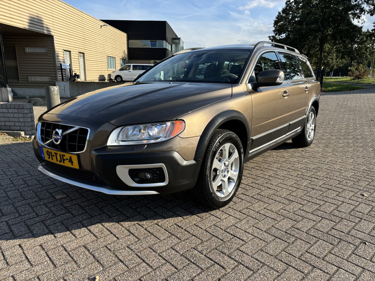 Volvo XC70 - 2.0 D3 FWD 164 PK Limited Edition automaat Slechts 153403 km [ 1e eig,full option ] - AutoWereld.nl