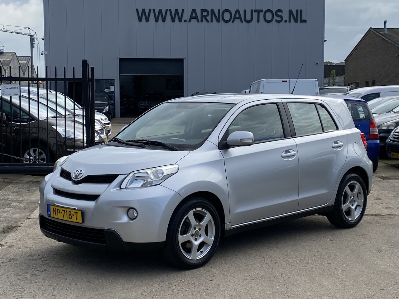 Toyota Urban Cruiser - 1.3 VVT-i Aspiration 1.3 VVT-i 101 PK Aspiration 5-DEURS, 6-BAK, AIRCO, 4X ELEK-RAMEN, BLUETOOTH-RADIO-CD-MP3-U - AutoWereld.nl