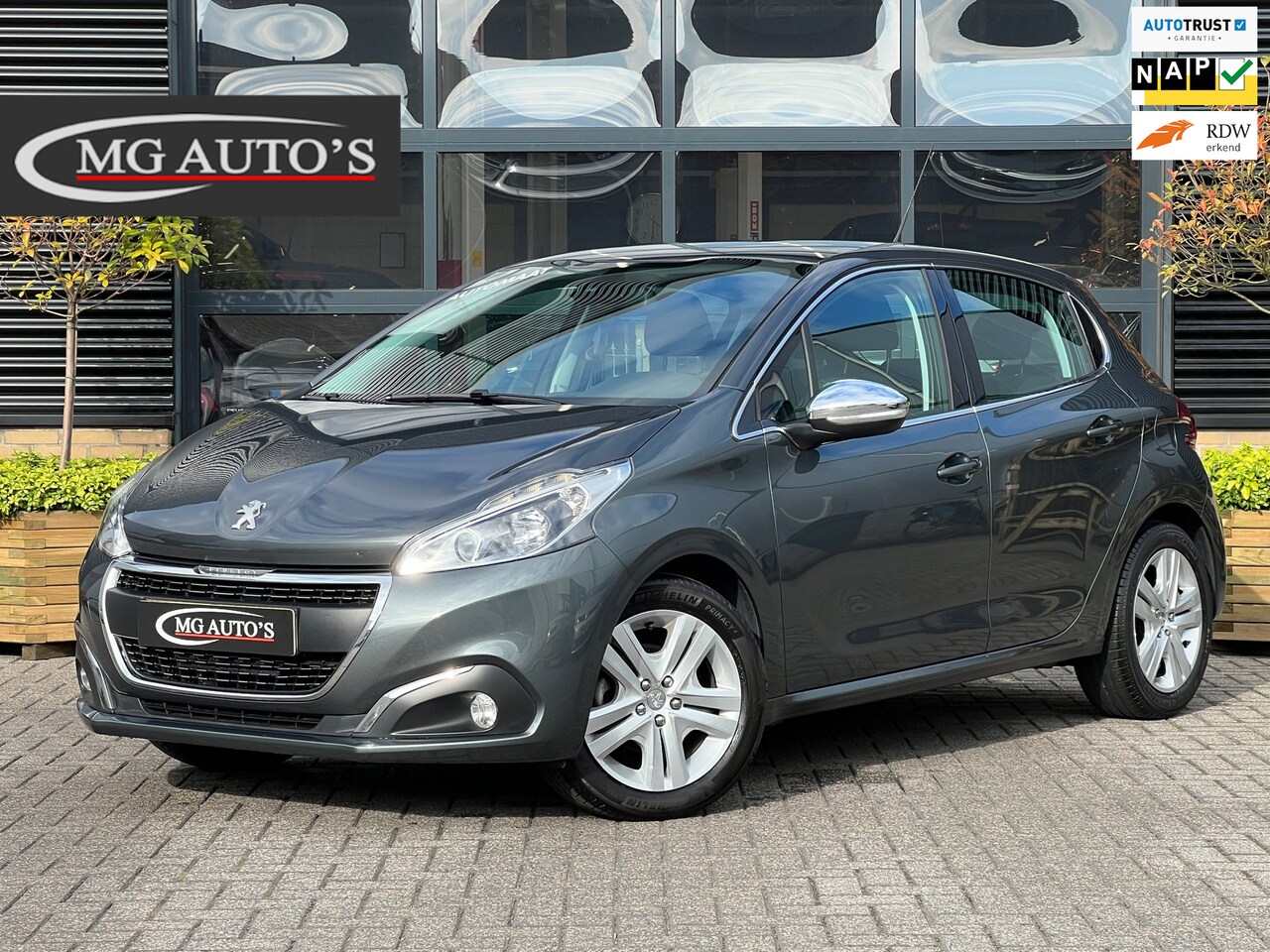 Peugeot 208 - 1.2 PureTech GT-line | Navi | Cruise Control | Climate Control | Apple Carplay & Android A - AutoWereld.nl