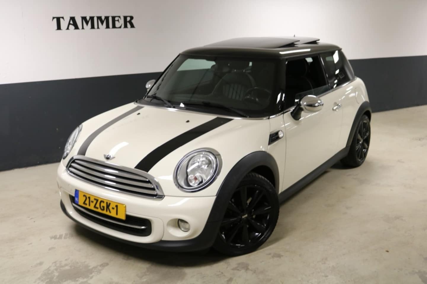 MINI Cooper - 1.6 Cooper Chili LEER/NAP/PANNO/1e EIGN./NETTE AUTO/ - AutoWereld.nl