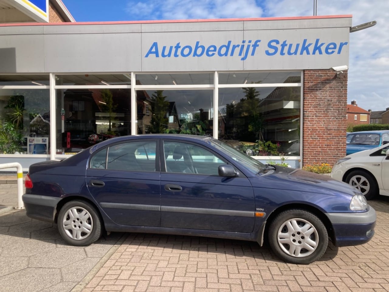 Toyota Avensis - 1.8VVT-i Linia Terra Airco Sedan EXPORT - AutoWereld.nl