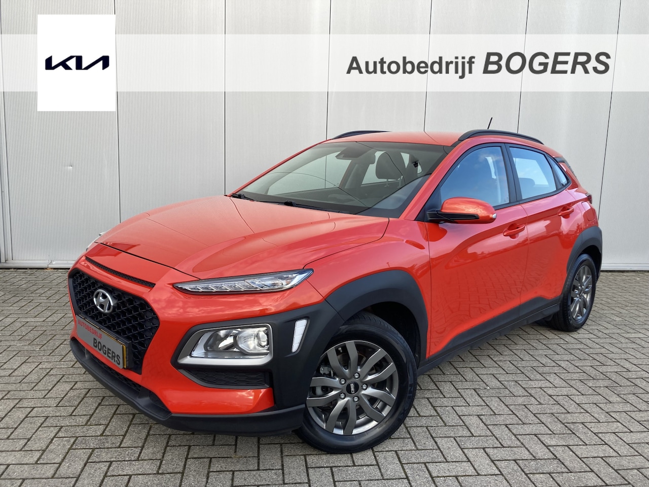 Hyundai Kona - 1.0T 120 Pk. Essence Plus Pack Climate Control, Navigatie, Achteruitrijcamera, Trekhaak - AutoWereld.nl