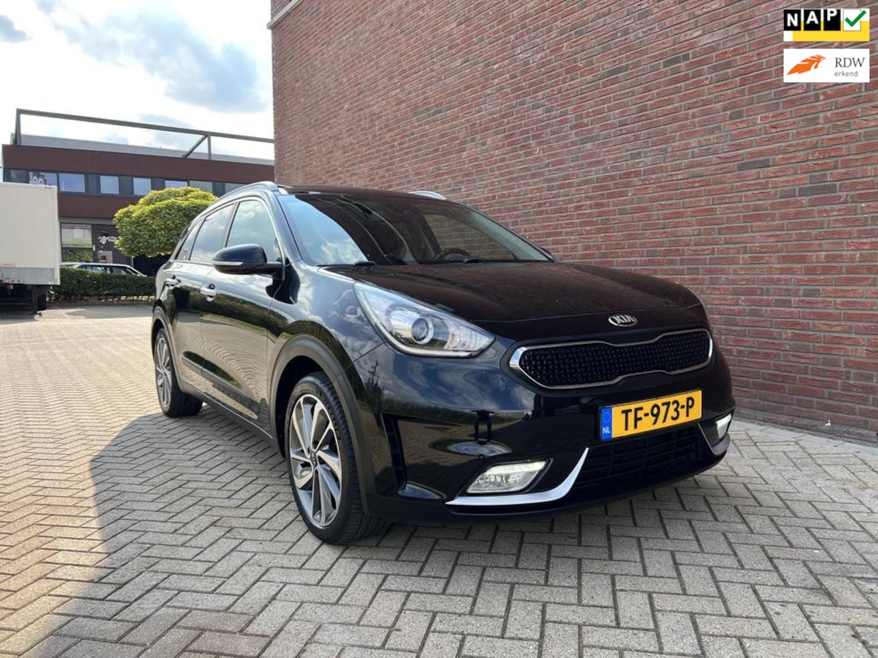 Kia Niro - 1.6 GDi Hybrid Edition 1.6 GDi Hybrid Edition, Navigatie, Camera, Apple CarPlay, Glazen Schuifdak, 1e eig, Dealer - AutoWereld.nl