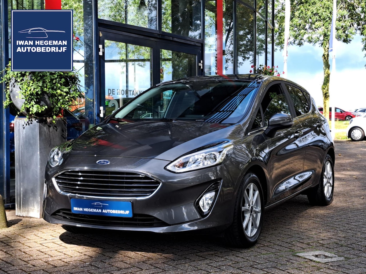 Ford Fiesta - 1.0 EcoBoost Titanium | Apple Carplay | ECC | PDC | LM Velgen | Cruise Control - AutoWereld.nl