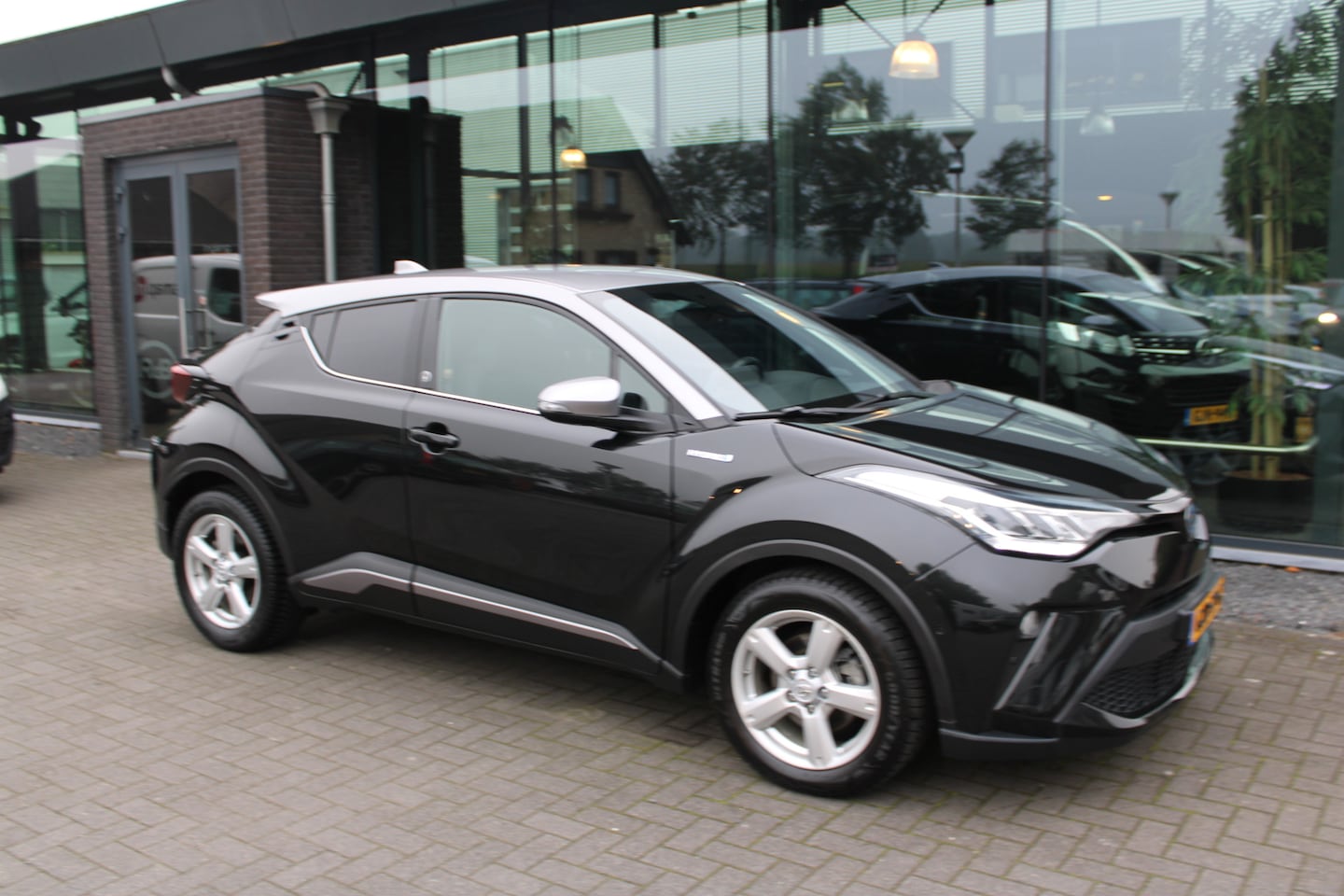 Toyota C-HR - 2.0 Hybrid Business Plus 2.0 Hybrid Business Plus - AutoWereld.nl