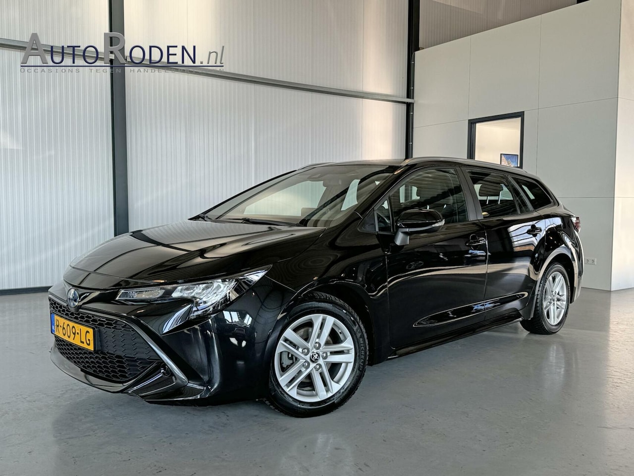 Toyota Corolla Touring Sports - 1.8 Hybrid Adaptive Cruise|Camera|CarPlay|DAB - AutoWereld.nl