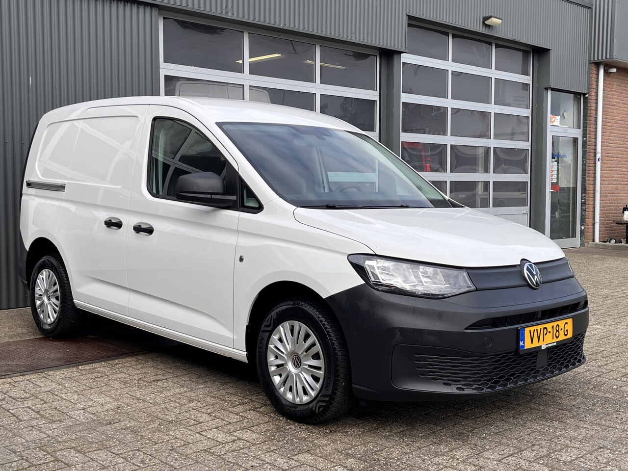 Volkswagen Caddy Cargo - 2.0 TDI Airco Cruise controle Trekhaak 1400kg trekgewicht Apple carplay Navigatiesysteem P - AutoWereld.nl