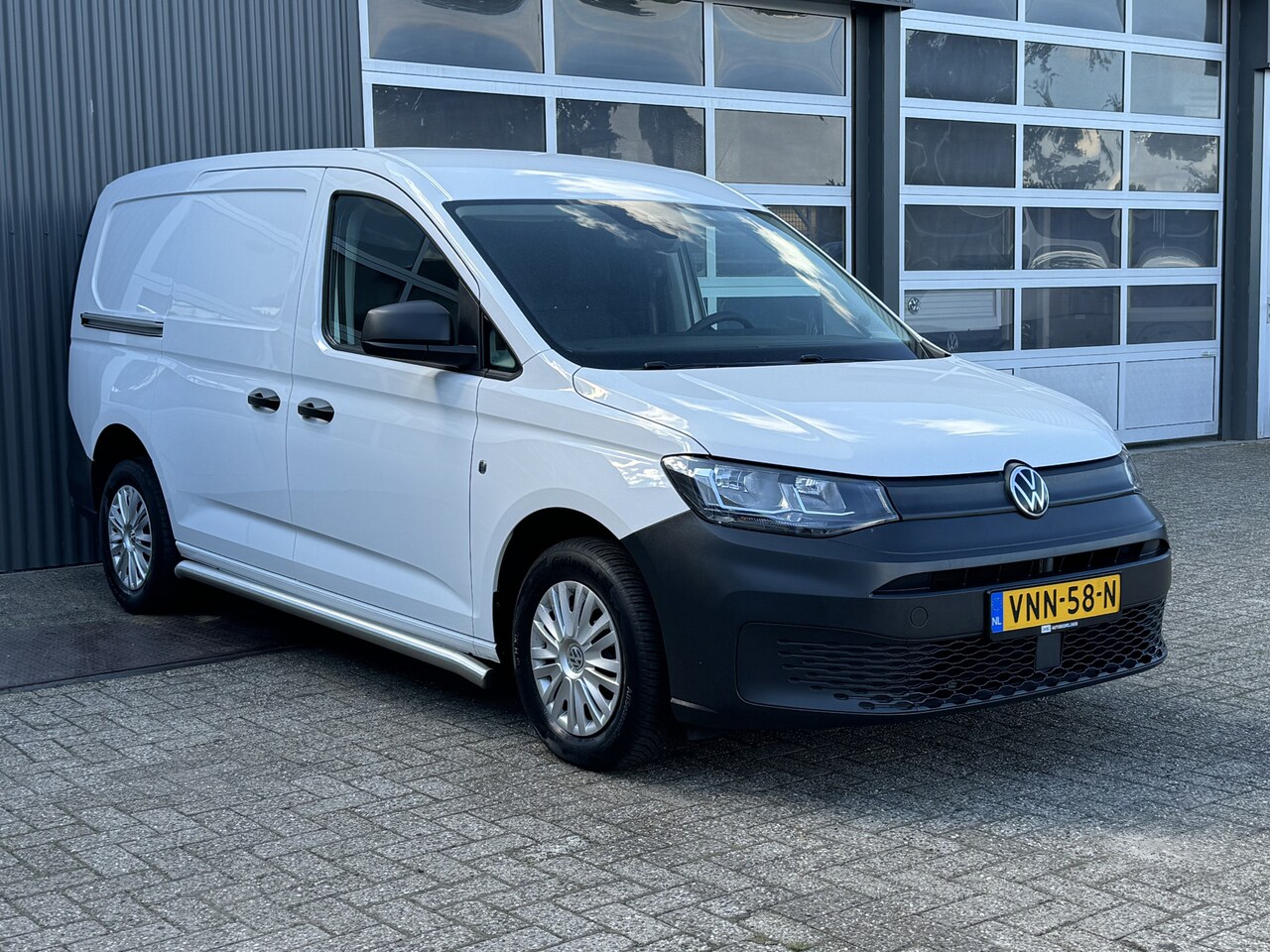 Volkswagen Caddy Cargo Maxi - 2.0 TDI 75pk L2H1 Airco Cruise controle Apple carplay Betimmering achter Parkeerhulp Euro - AutoWereld.nl