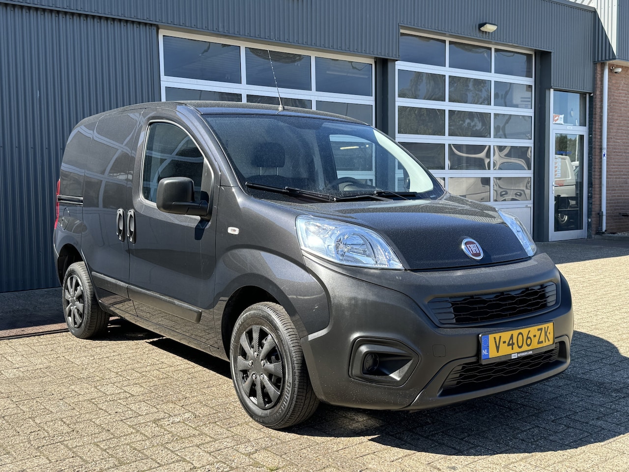 Fiat Fiorino - 1.4 Easy Pro Bestel Benzine Schuifdeur 2-Persoons Bpm vrij voor particulier gebruik!! - AutoWereld.nl