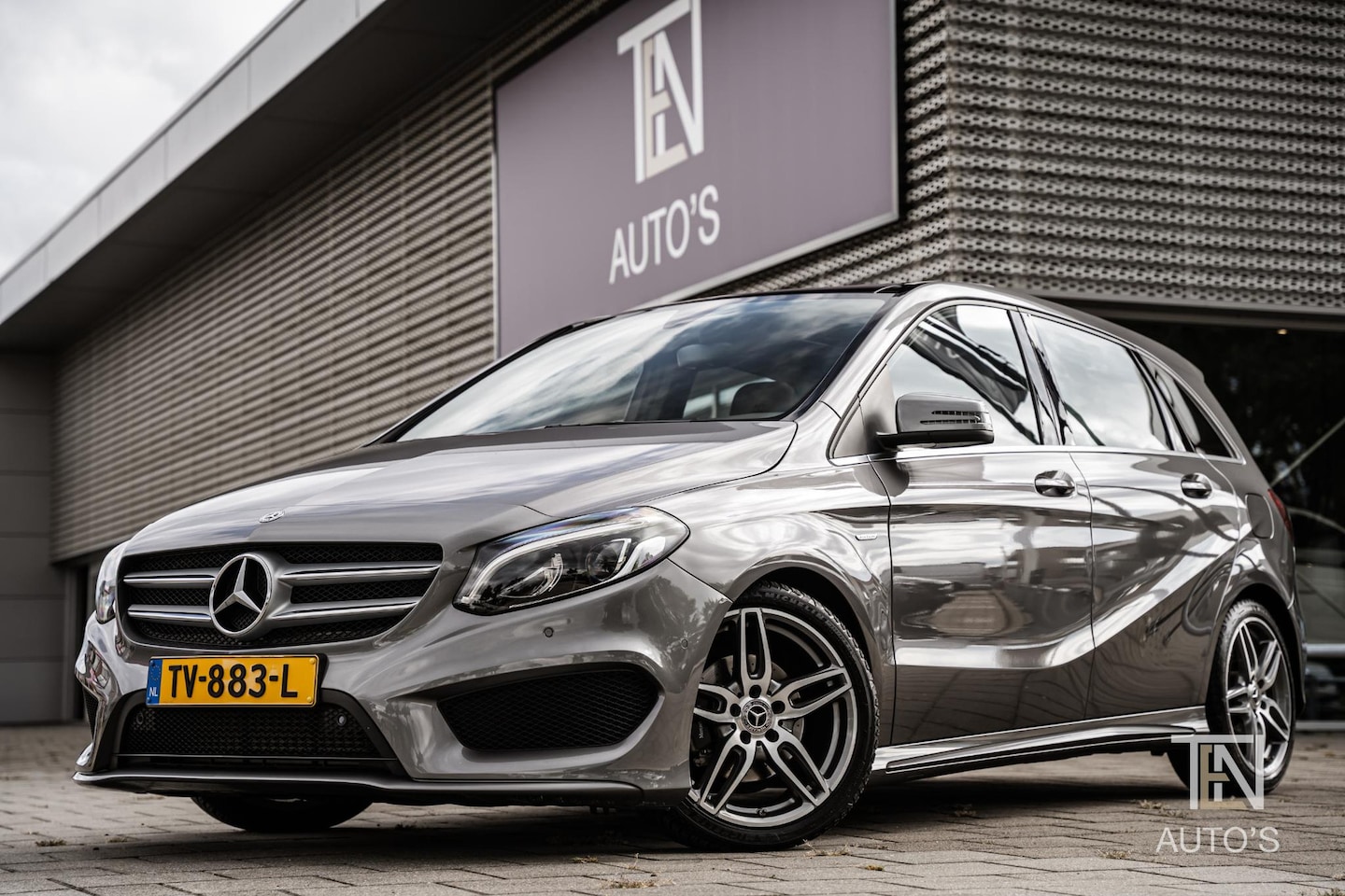 Mercedes-Benz B-klasse - 180 Edition | AMG Line | Camera | Panodak | NL-auto | 18" - AutoWereld.nl