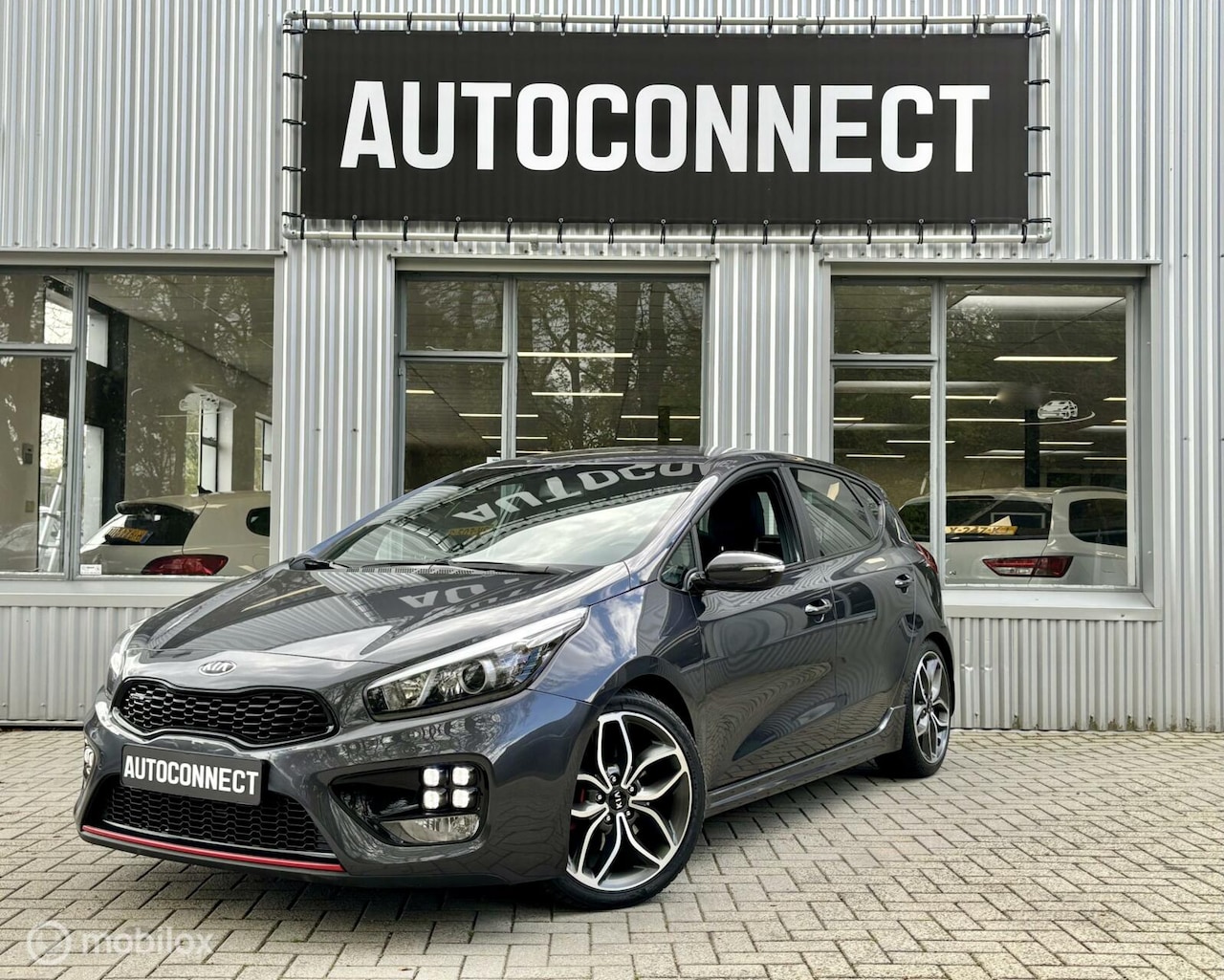 Kia Cee'd - 1.6 GDI GT 204 PK, NAVI, CAMERA, CRUISE - AutoWereld.nl