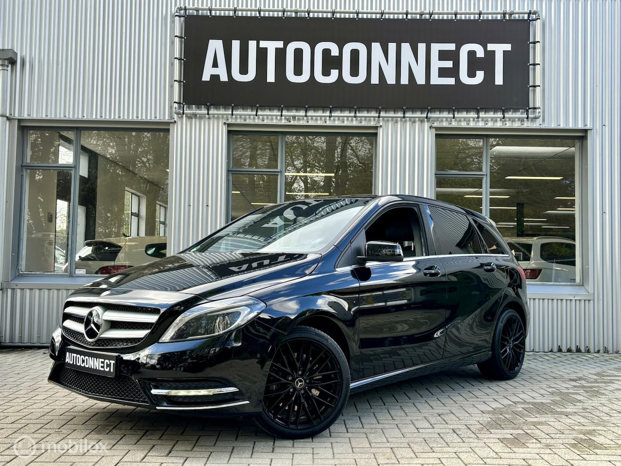 Mercedes-Benz B-klasse - 220 4MATIC HALF/LEDER, NAVI, CRUISE, PDC V+A, 184 PK - AutoWereld.nl