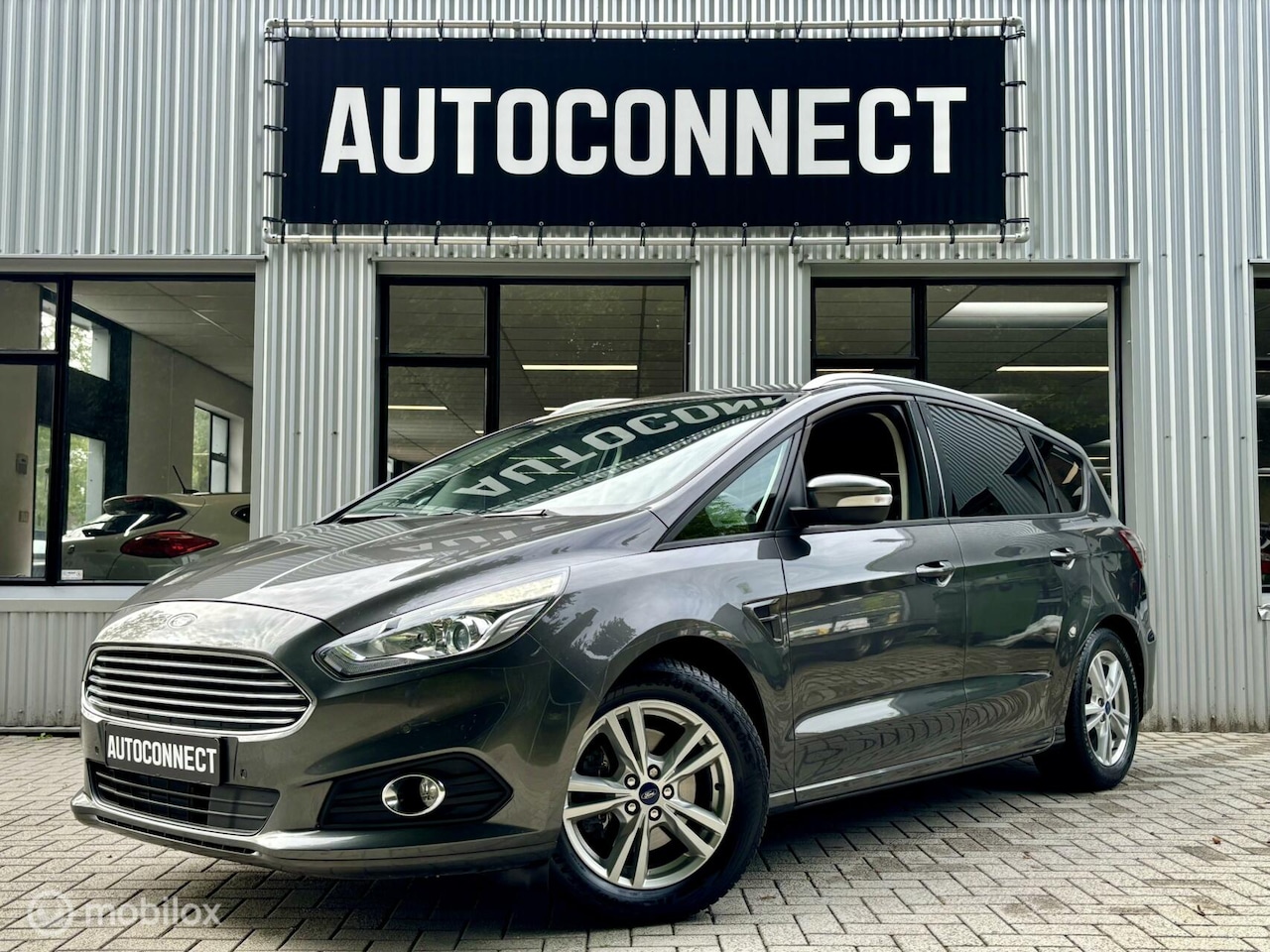 Ford S-Max - 1.5 Titanium 7 persoons. NAVI, CRUISE, CAMERA, AFN. TREKHAAK. - AutoWereld.nl