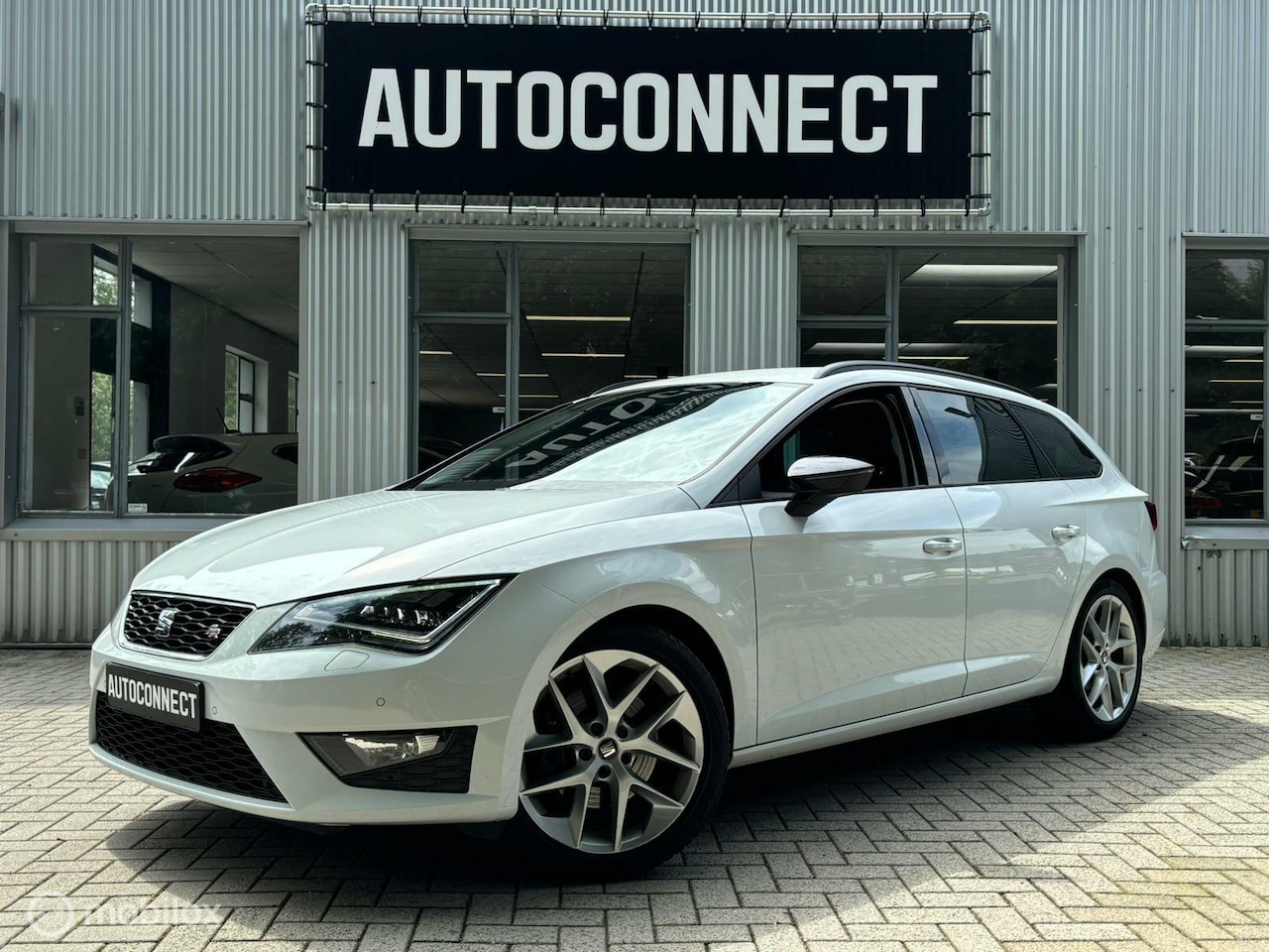 Seat Leon ST - 1.8 TSI FR 1.8 TSI FR, CARPLAY, CRUISE,STOELVERWARMING PDC - AutoWereld.nl